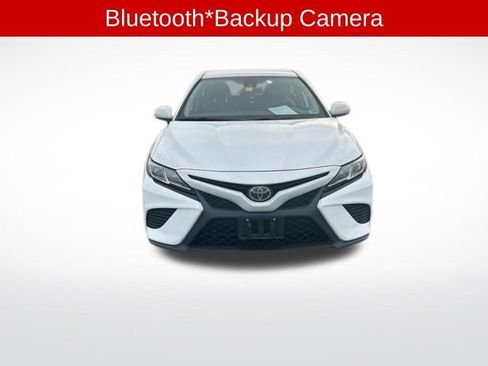 Used 2019 Toyota Camry SE image 2