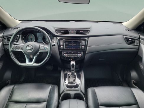 Used 2019 Nissan Rogue SV w/ Premium Package FWD image 11