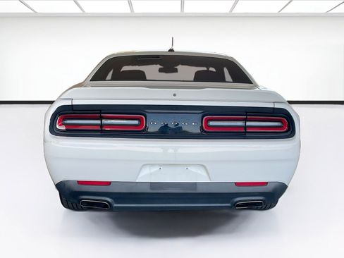 Used 2019 Dodge Challenger SXT RWD image 5