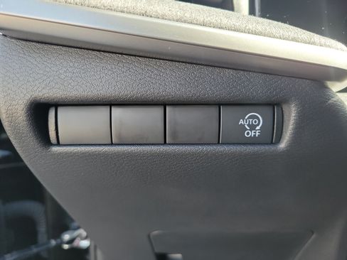 Certified 2025 Nissan Kicks SV FWD image 30
