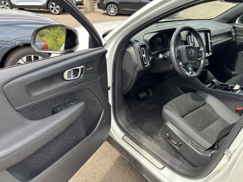 Used 2023 Volvo C40 P8 Recharge Ultimate AWD/4WD image 5