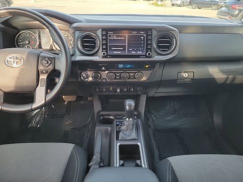 Used 2023 Toyota Tacoma TRD Off-Road w/ Technology Package AWD/4WD image 15