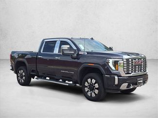 Used 2025 GMC Sierra 2500 Denali w/ Max Trailering Package AWD/4WD video 3