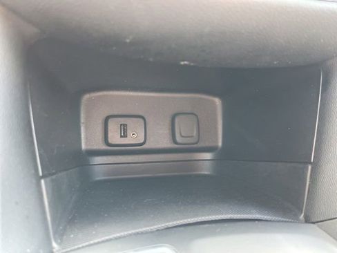 Used 2018 Chevrolet Equinox LT FWD image 25