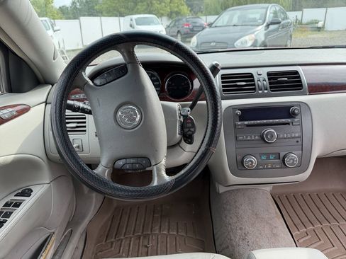 Used 2009 Buick Lucerne CXL FWD image 29