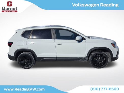 New 2025 Volkswagen Taos SE image 16