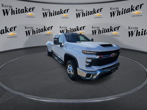 Used 2026 Chevrolet Silverado 3500 LT w/ All Star Edition AWD/4WD image 2