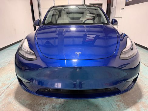 Used 2021 Tesla Model Y Long Range image 2