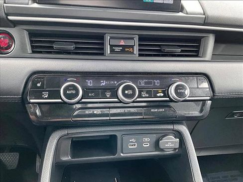 Used 2023 Honda Pilot Touring image 24