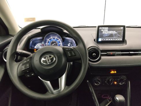 Used 2017 Toyota Yaris iA image 22