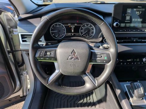 Used 2024 Mitsubishi Outlander SE AWD/4WD image 13