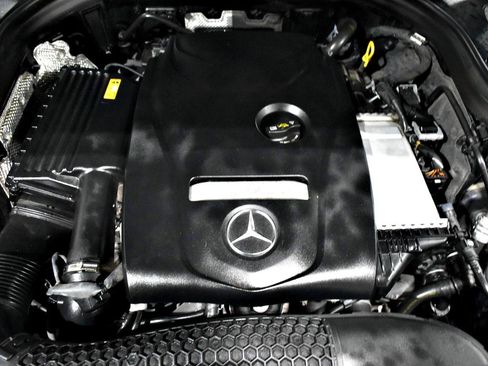 Used 2019 Mercedes-Benz GLC 300 4MATIC image 35
