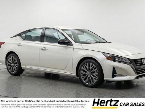 Used 2025 Nissan Altima 2.5 SV FWD image 1