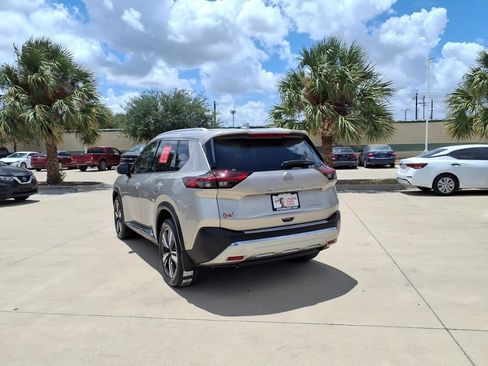 Used 2023 Nissan Rogue Platinum w/ Platinum Premium Package FWD image 3