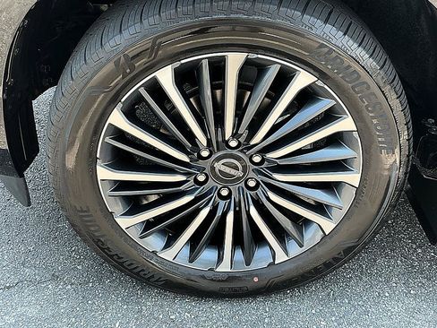 Certified 2025 Nissan Armada Platinum Reserve AWD/4WD image 6