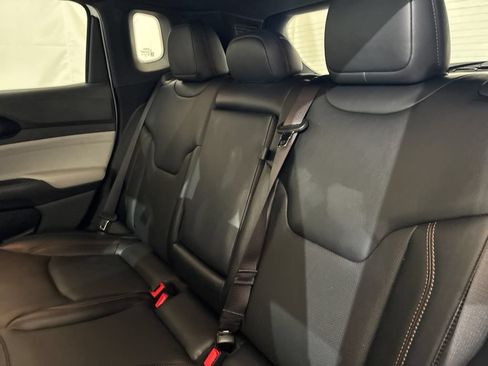 Used 2023 Jeep Compass Limited w/ Sun and Sound Group AWD/4WD image 11