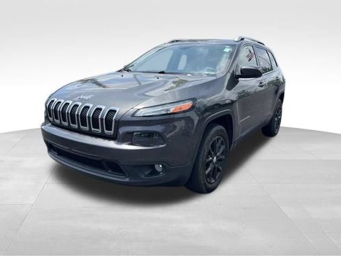 Used 2014 Jeep Cherokee Latitude AWD/4WD image 3