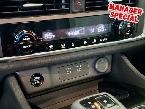 Used 2024 Nissan Rogue SV FWD image 17