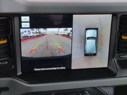 Used 2023 Ford Bronco Badlands image 25