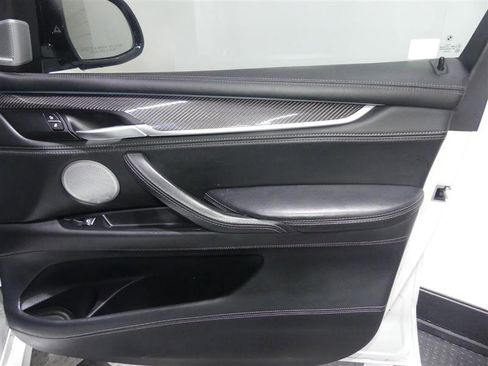 Used 2018 BMW X5 M AWD/4WD image 19