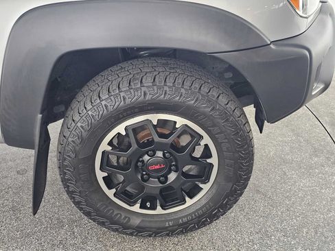 Used 2015 Toyota Tacoma PreRunner w/ Convenience Package RWD image 9