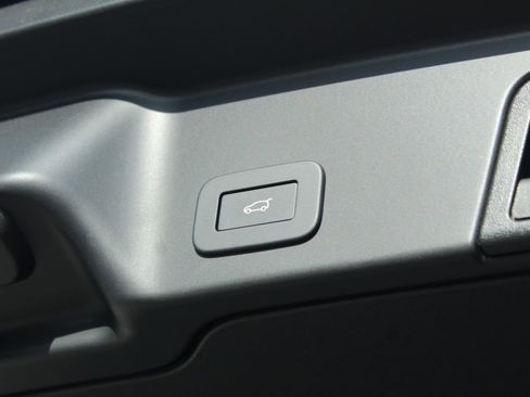 New 2026 Land Rover Range Rover Evoque Dynamic SE AWD/4WD image 13