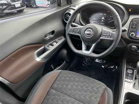 Certified 2023 Nissan Kicks SR image 15
