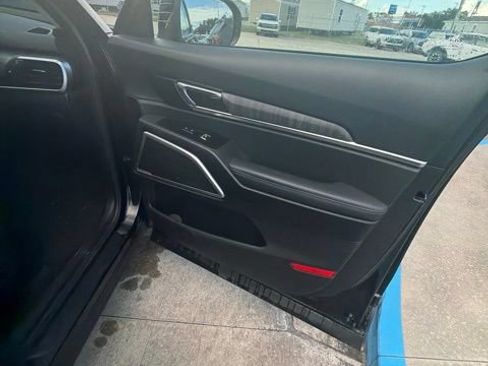 Used 2023 Kia Telluride EX w/ EX Captain's Chair Package FWD image 11