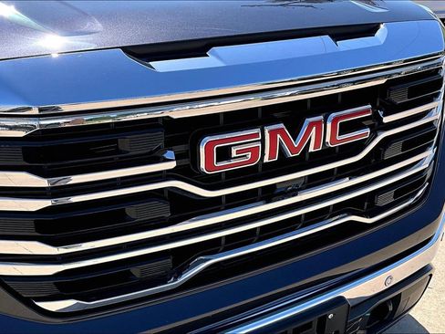 Used 2024 GMC Sierra 1500 SLT AWD/4WD image 34