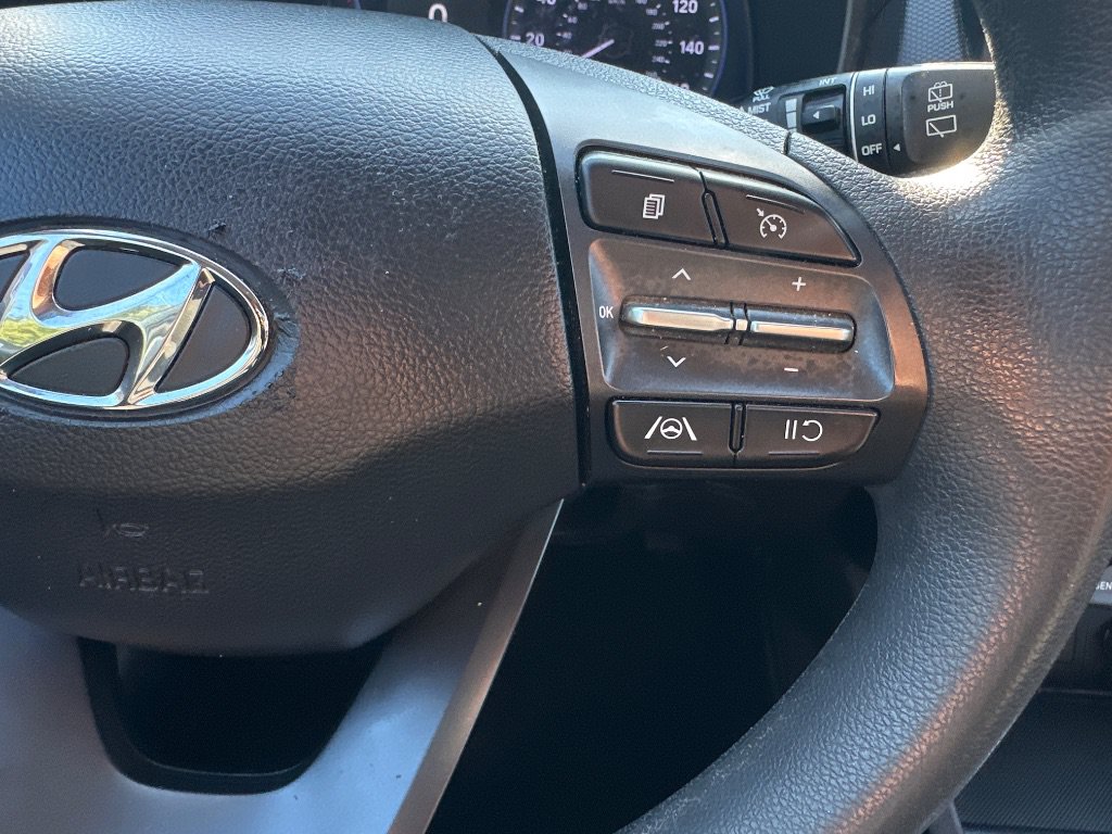 Used 2022 Hyundai Kona SEL FWD image 32