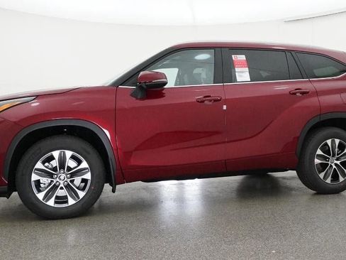New 2026 Toyota Highlander XLE AWD/4WD image 18