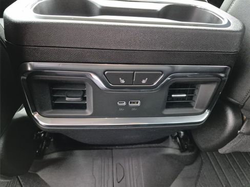 New 2026 GMC Sierra 1500 SLT image 11