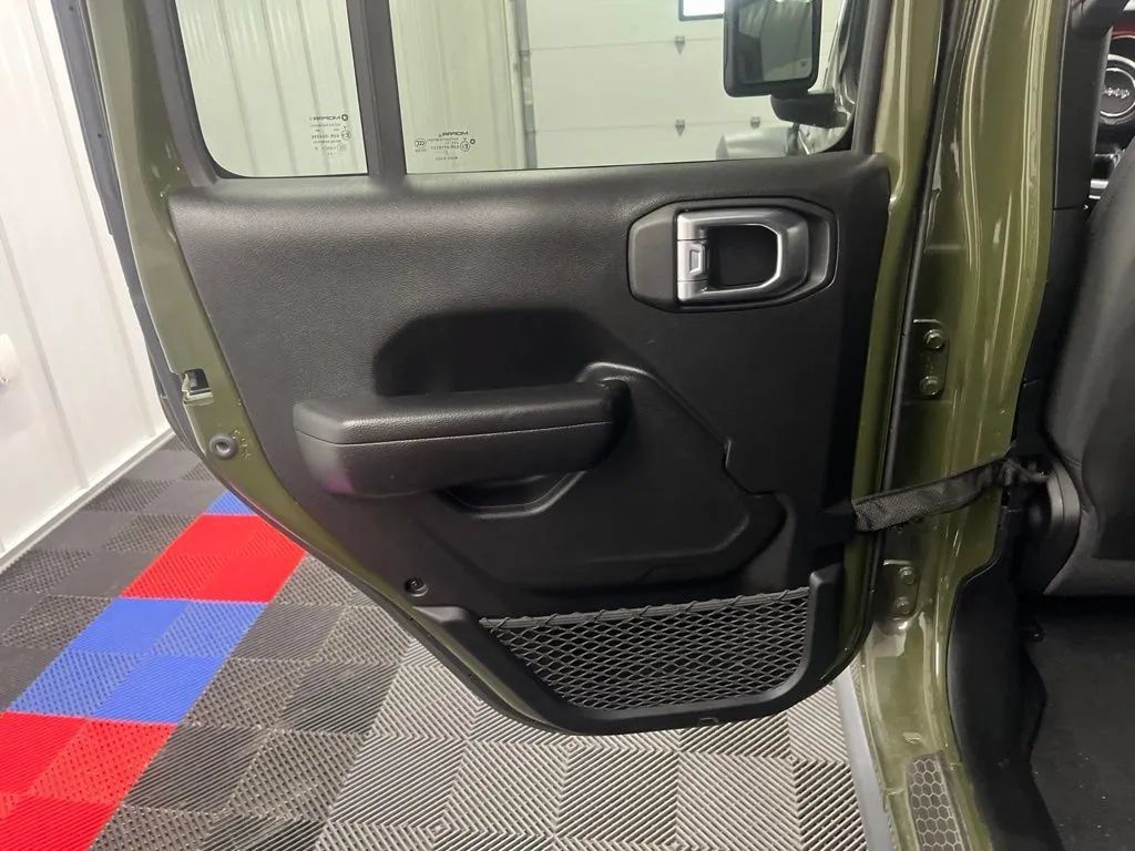 Used 2021 Jeep Wrangler Unlimited Rubicon AWD/4WD image 20