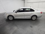 Used 2015 Volkswagen Jetta SE image 2