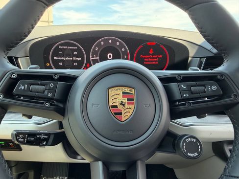 Certified 2026 Porsche Cayenne AWD/4WD image 29