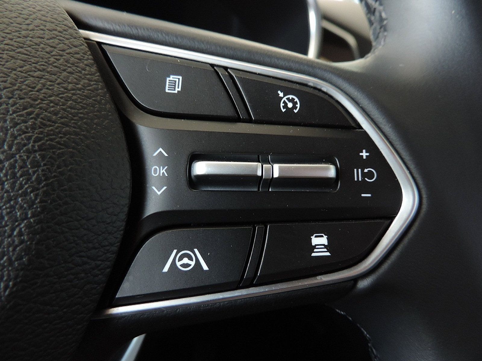 Used 2023 Hyundai Santa Fe SEL AWD/4WD image 25