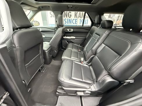 Used 2024 Ford Explorer XLT w/ Equipment Group 202A image 10