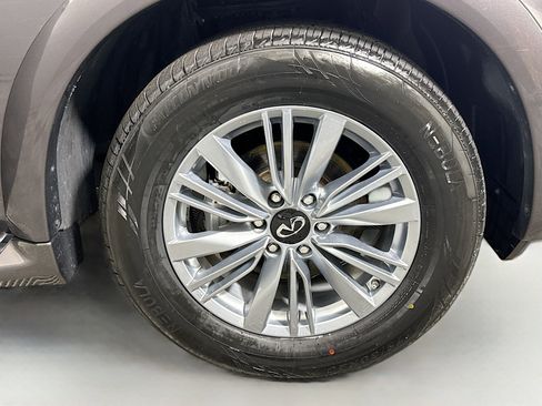 Used 2024 INFINITI QX80 Luxe image 32