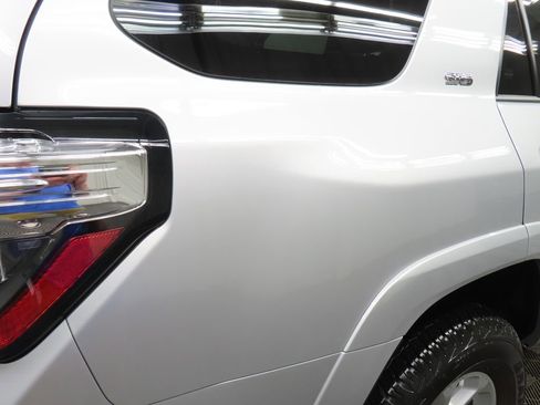 Used 2024 Toyota 4Runner SR5 Premium w/ Moonroof Package AWD/4WD image 30