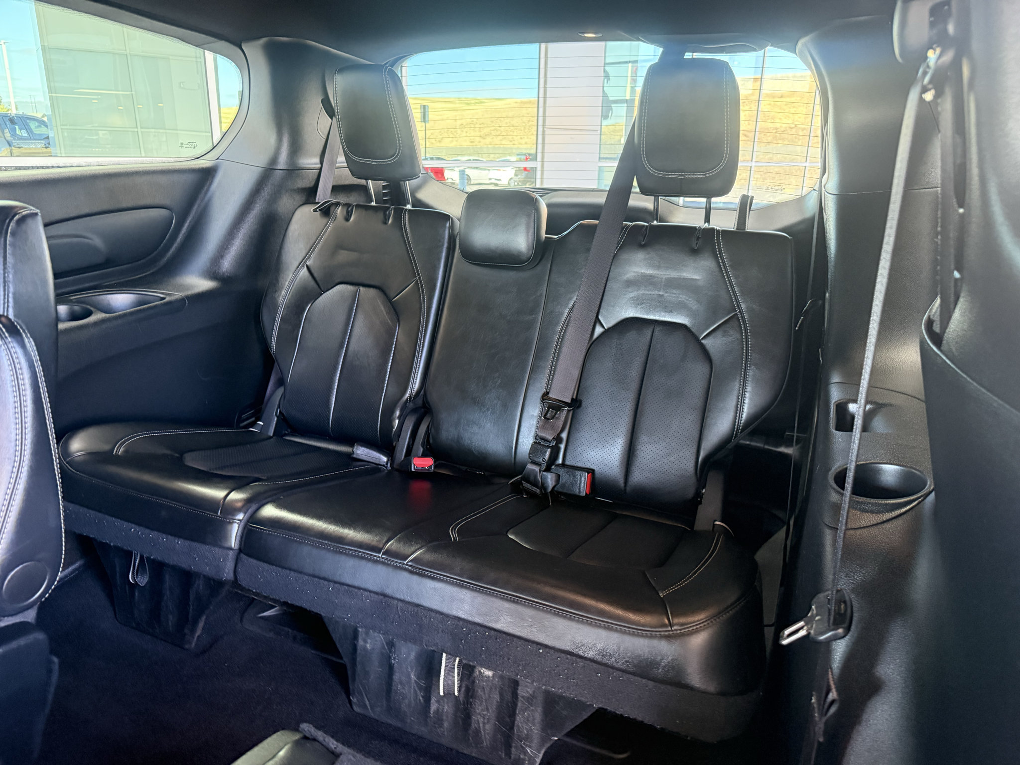 Used 2025 Chrysler Pacifica Select FWD image 20