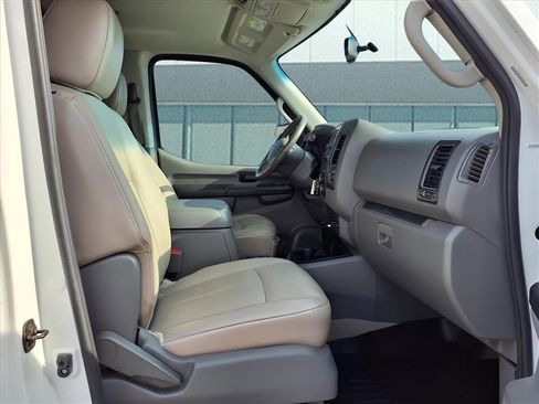 Used 2013 Nissan NV 3500 SL w/ Technology Pkg image 12