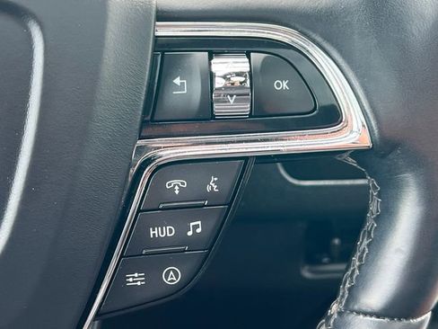 Used 2022 Lincoln Navigator Reserve AWD/4WD image 25