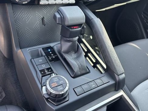 Used 2025 Toyota Tacoma TRD Off-Road AWD/4WD image 29