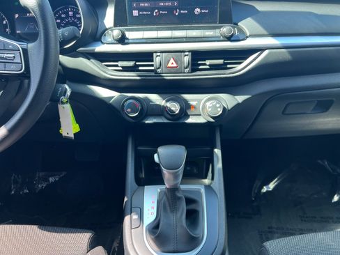 Used 2024 Kia Forte LXS FWD image 11
