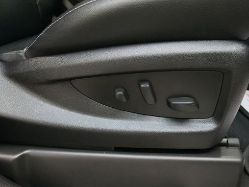 Used 2020 Chevrolet Suburban LT image 33