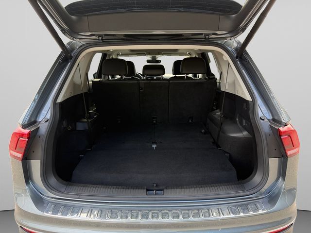 Used 2024 Volkswagen Tiguan Wolfsburg Edition w/ Panoramic Sunroof Package FWD image 19