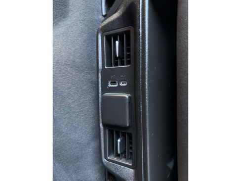 Used 2022 Chevrolet Silverado 1500 LT image 32