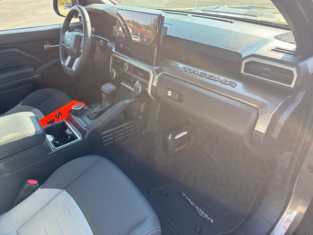 Used 2025 Toyota Tacoma TRD Sport AWD/4WD image 16