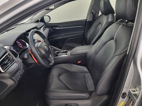 Used 2018 Toyota Camry XSE FWD image 14