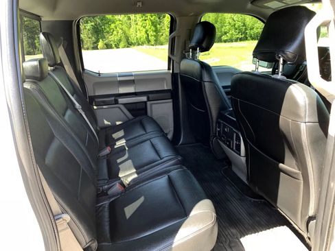 Used 2019 Ford F150 XLT w/ Equipment Group 302A Luxury AWD/4WD image 33